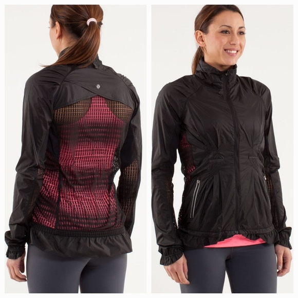lululemon athletica Jackets & Blazers - Lululemon Run Wild Zip Up Jacket Black Lightweight Mesh Panels Back Size 6